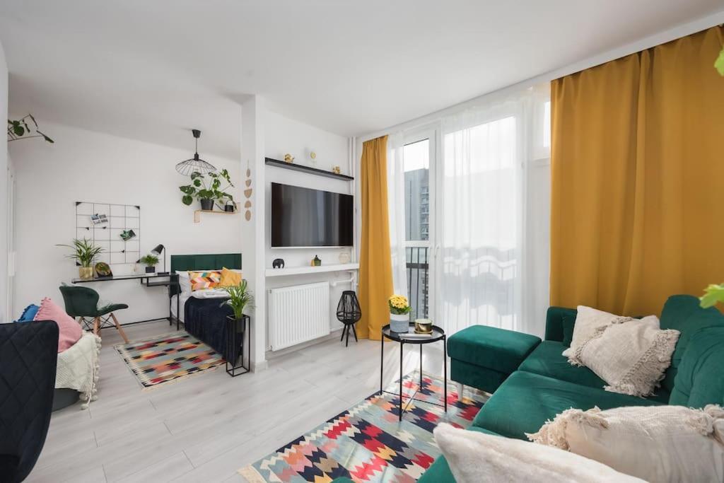 Specious City Center Studio With Park View Varsavia Esterno foto