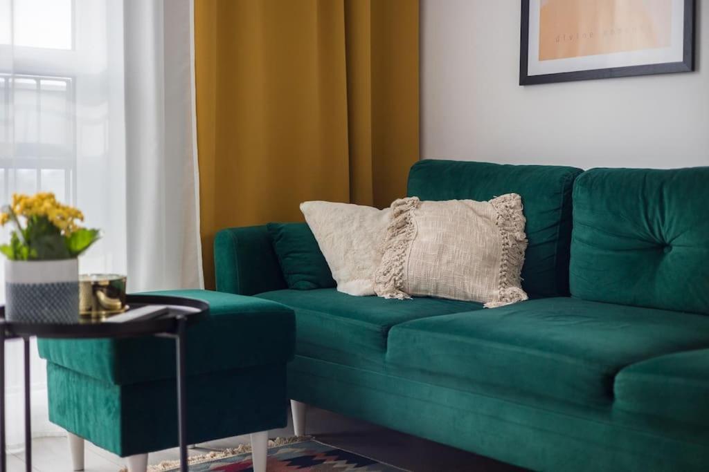 Specious City Center Studio With Park View Varsavia Esterno foto
