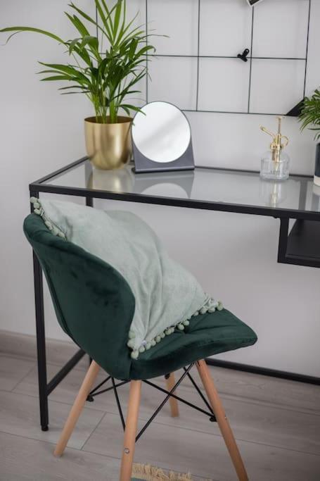 Specious City Center Studio With Park View Varsavia Esterno foto