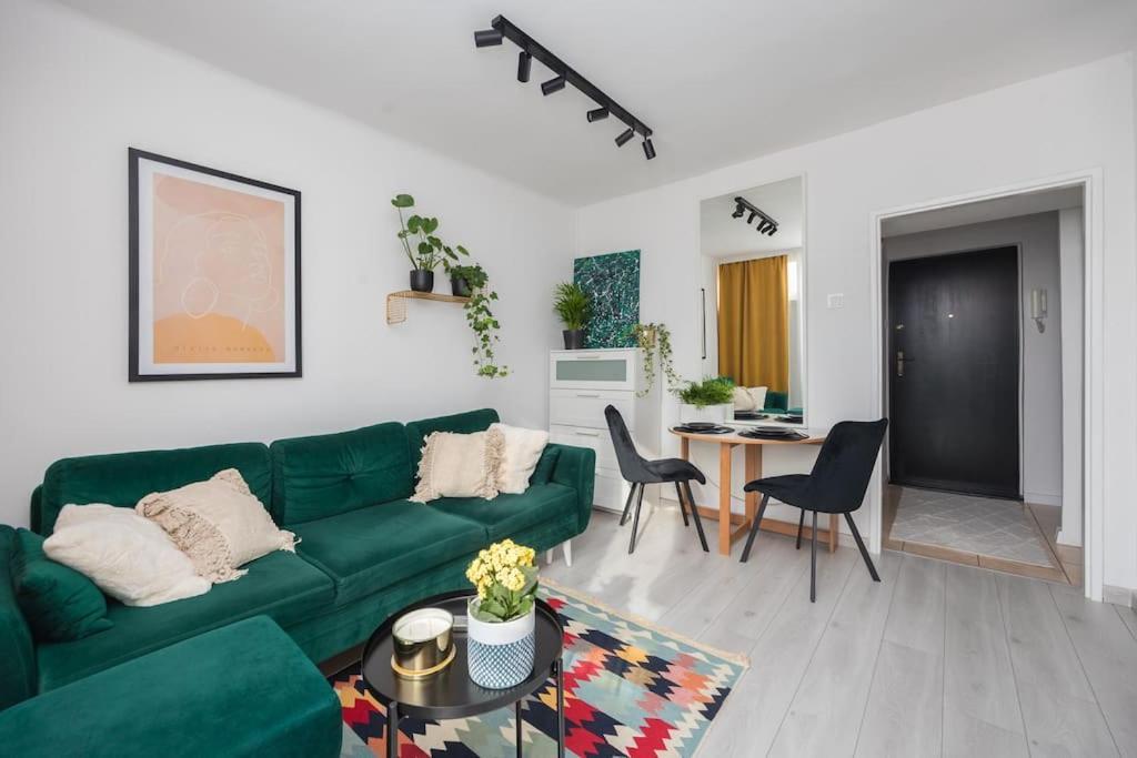 Specious City Center Studio With Park View Varsavia Esterno foto