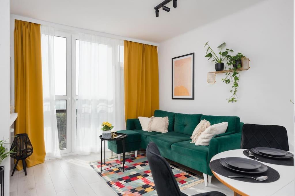 Specious City Center Studio With Park View Varsavia Esterno foto